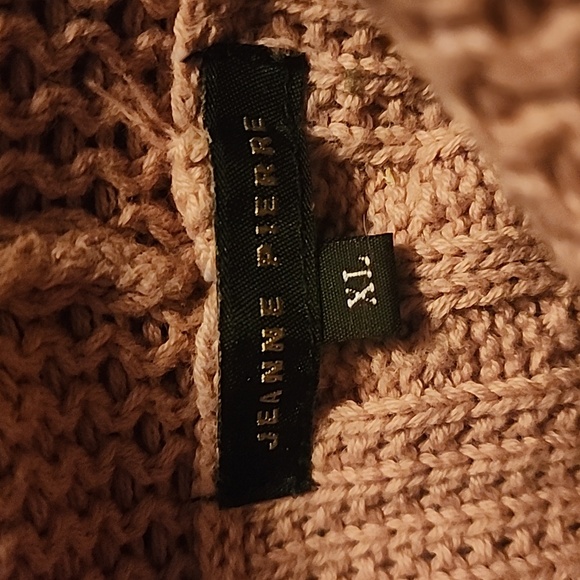 Pink sweater - Picture 3 of 3